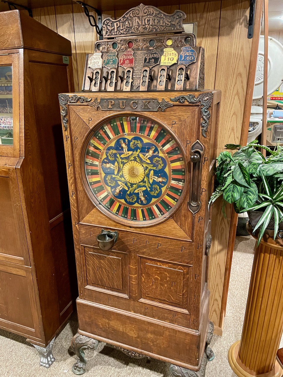 Illinois Machine Co. - 5c Puck Upright Slot Machine
