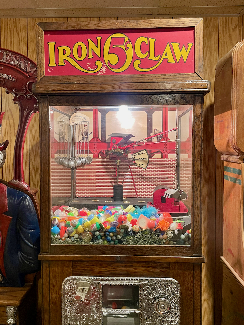 EXHIBIT SUPPLY CO. IRON CLAW 5C CRANE MACHINE