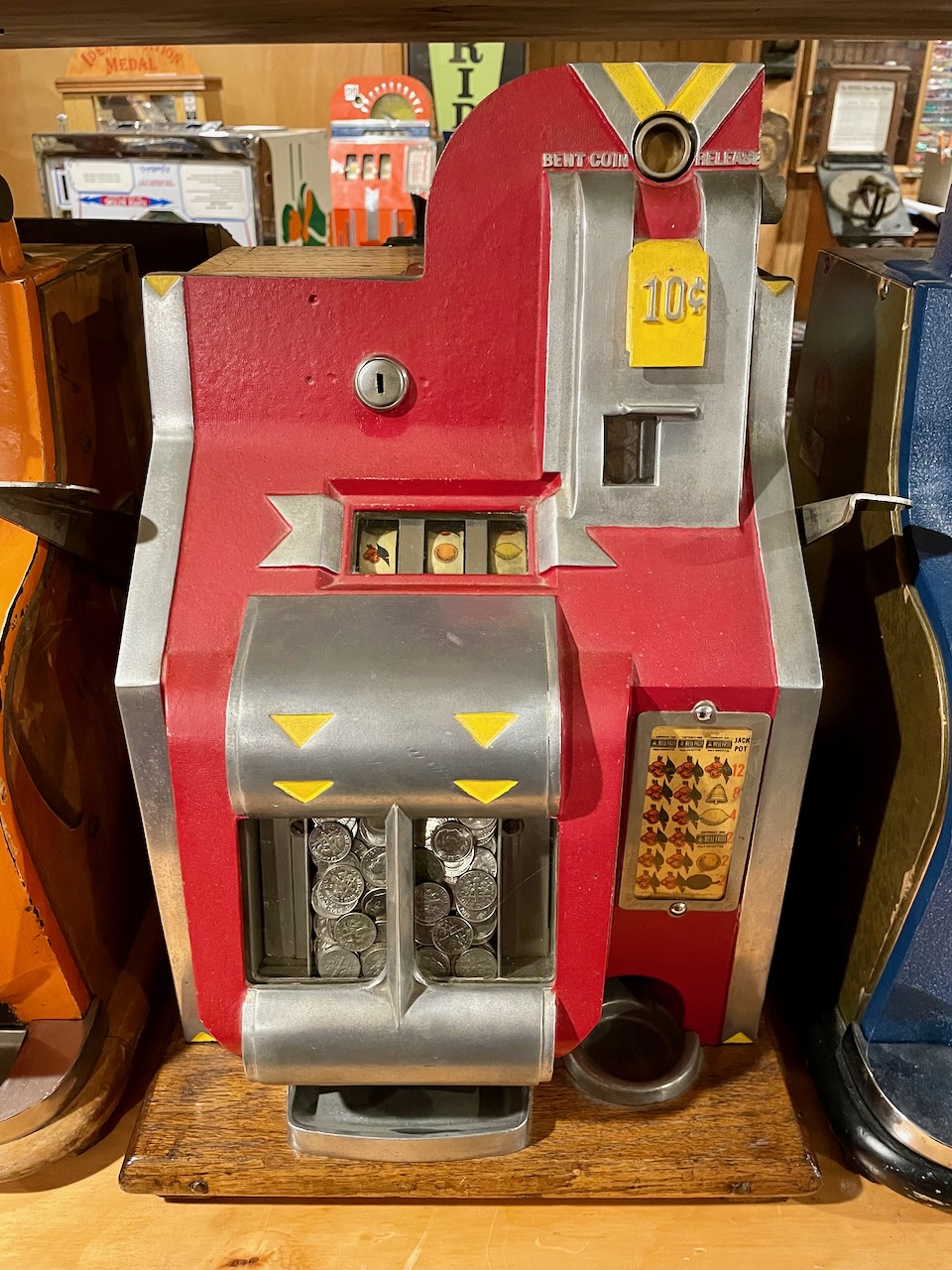 MILLS 10c QT CHEVRON