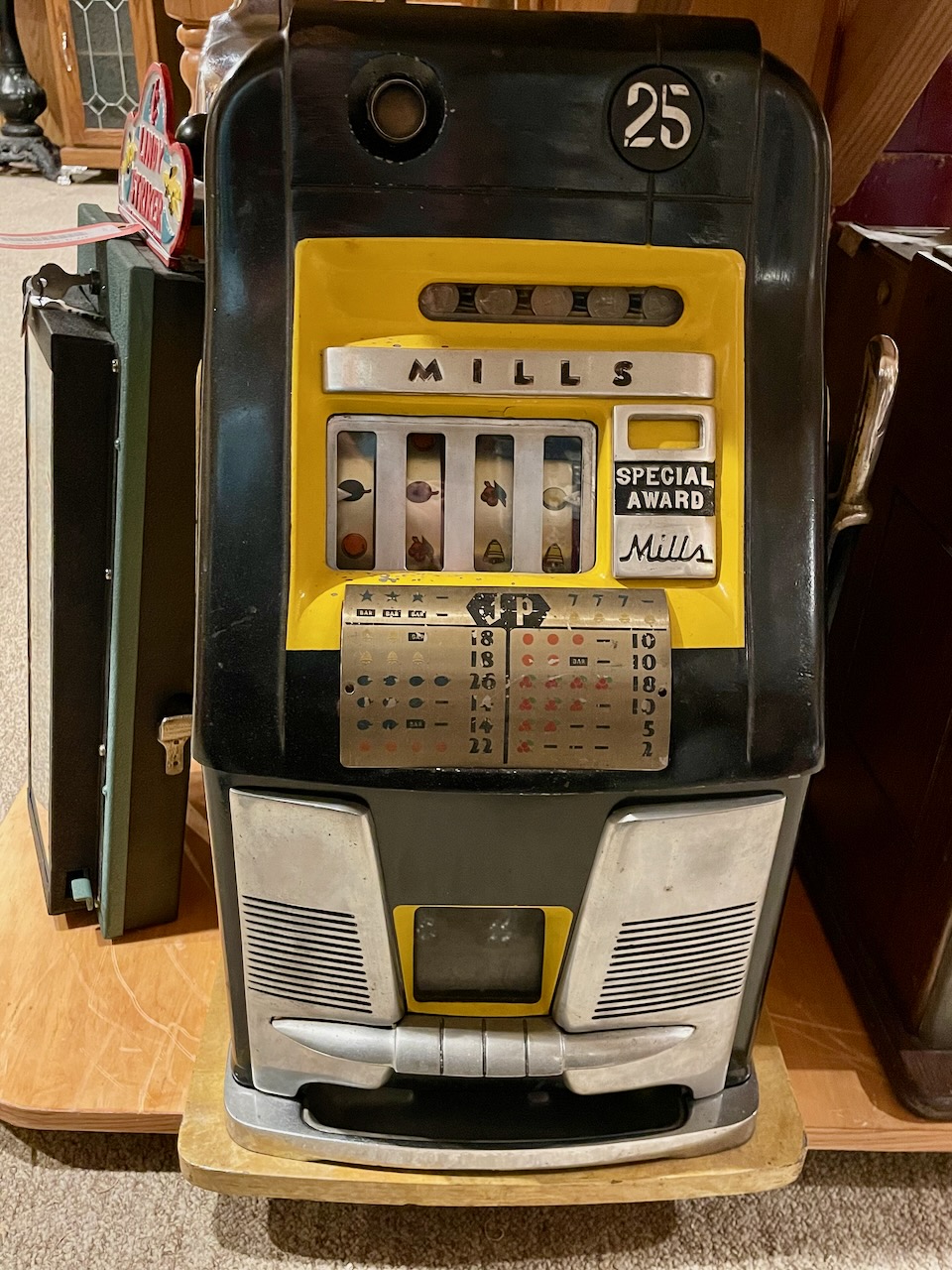 MILLS 25c 4-REEL HIGH TOP