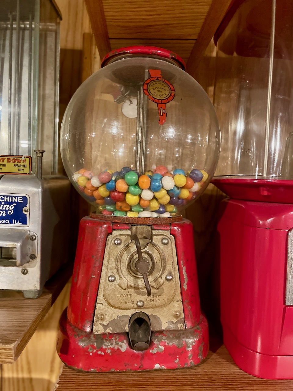 ADVANCE GUMBALL VENDOR