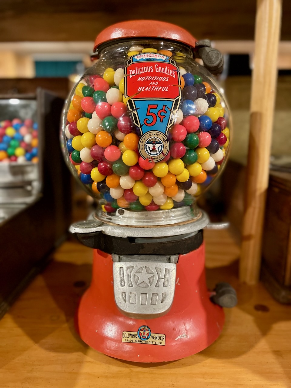 COLUMBUS VENDOR CO. GUMBALL MACHINE