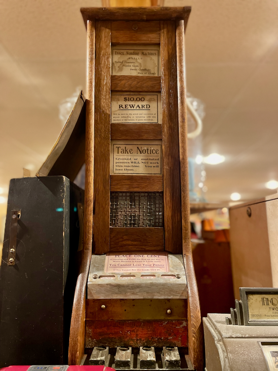 ESSEX VENDING MACHINE CO. (PEANUT, GUM, CHOCOLATE, CANDY MULTI VENDOR)
