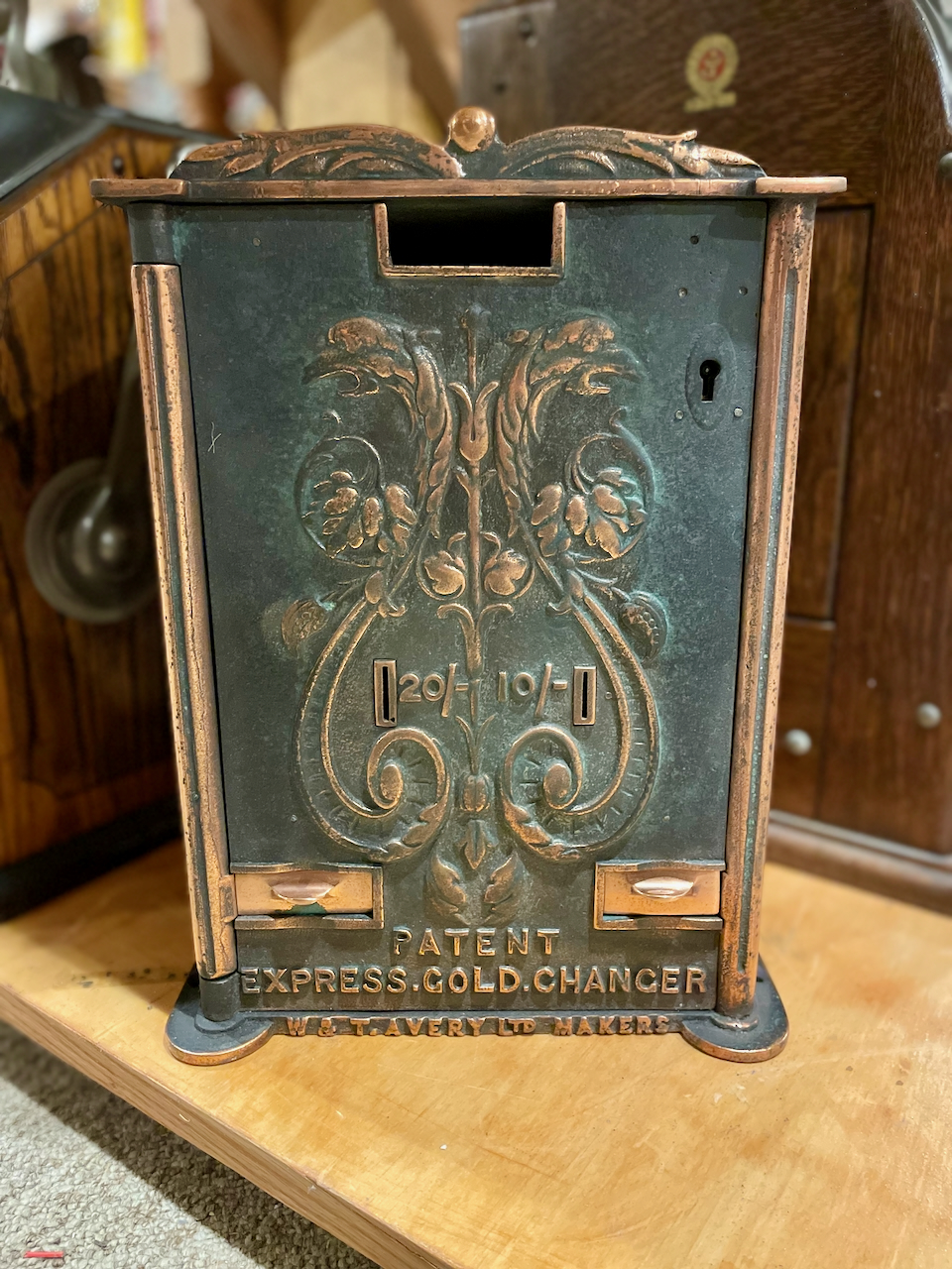 W. & T. AVERY EXPRESS GOLD CHANGER