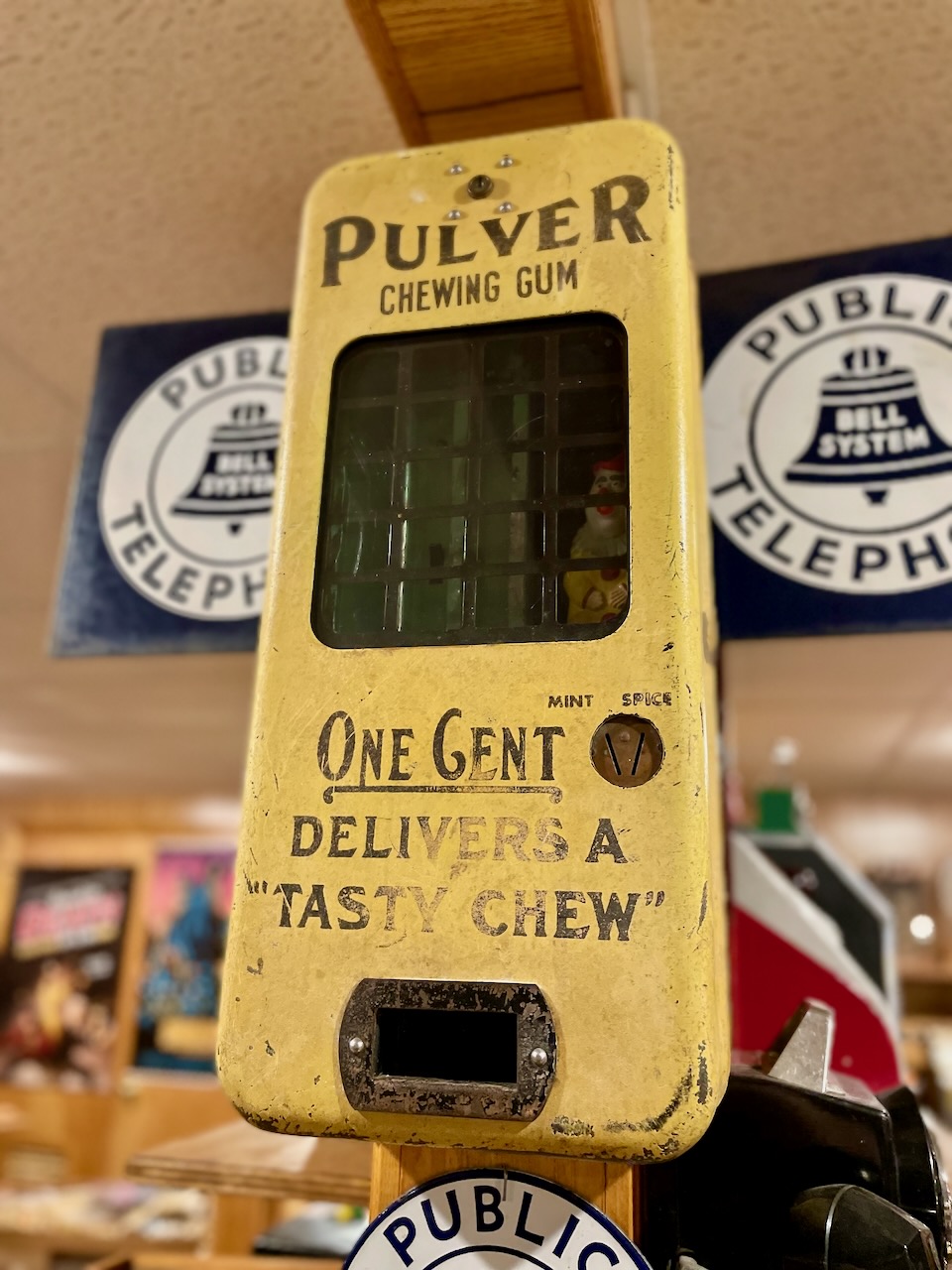 PULVER 1c GUM VENDOR (YELLOW)